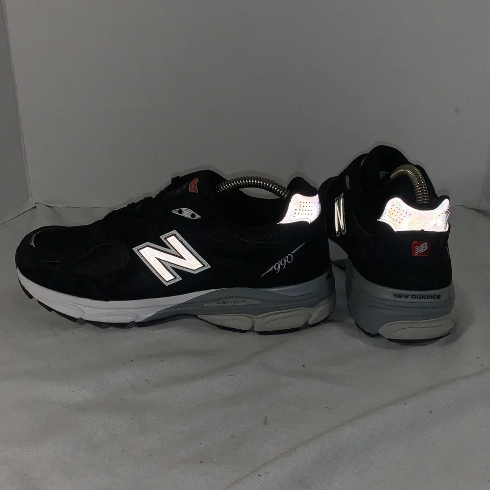 New Balance Mens 990v3 Black/White Sneakers